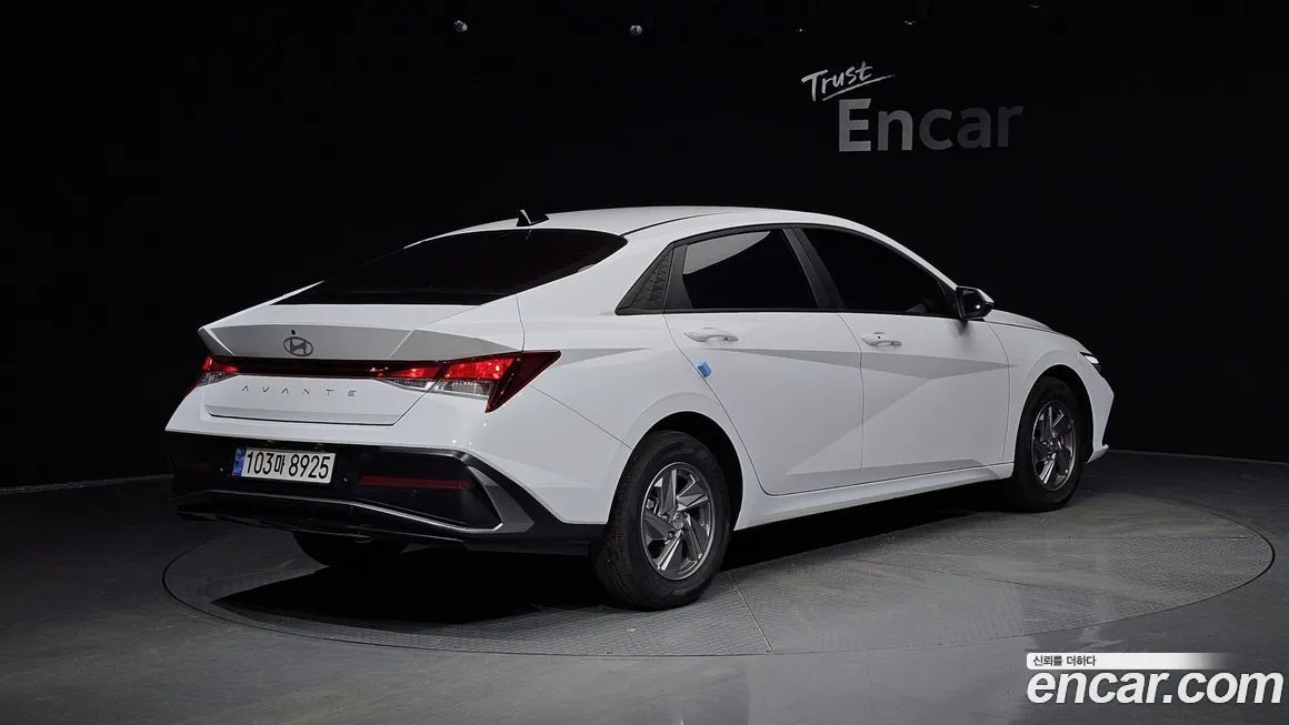 Hyundai AVANTE — фото 2