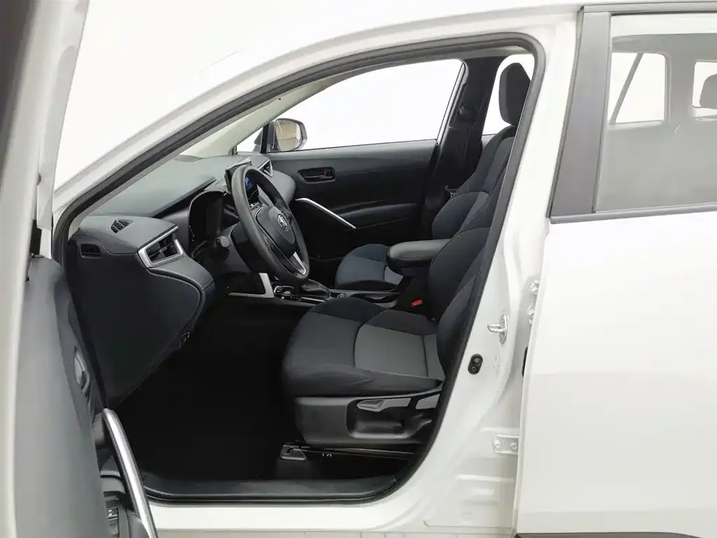 Toyota Frontlander 2023 из CN, фото 10