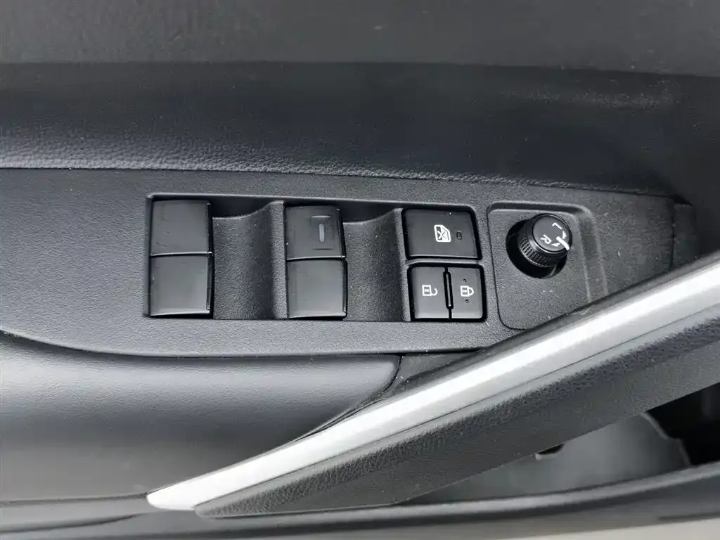 Toyota Frontlander 2023 из CN, фото 9