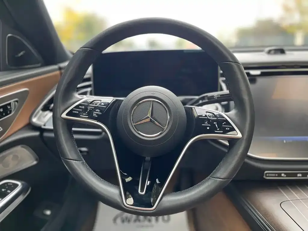 Mercedes-Benz E-Class — фото 10