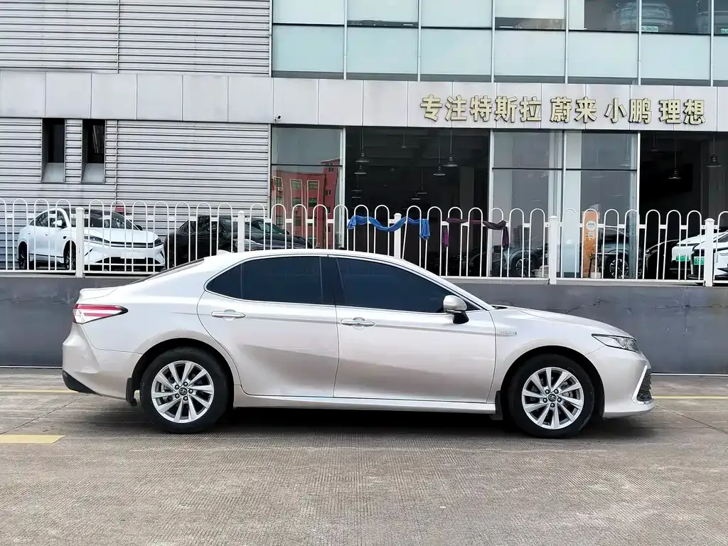 Toyota Camry 2021 из CN, фото 4