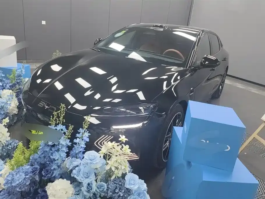 BYD Seal — фото 1