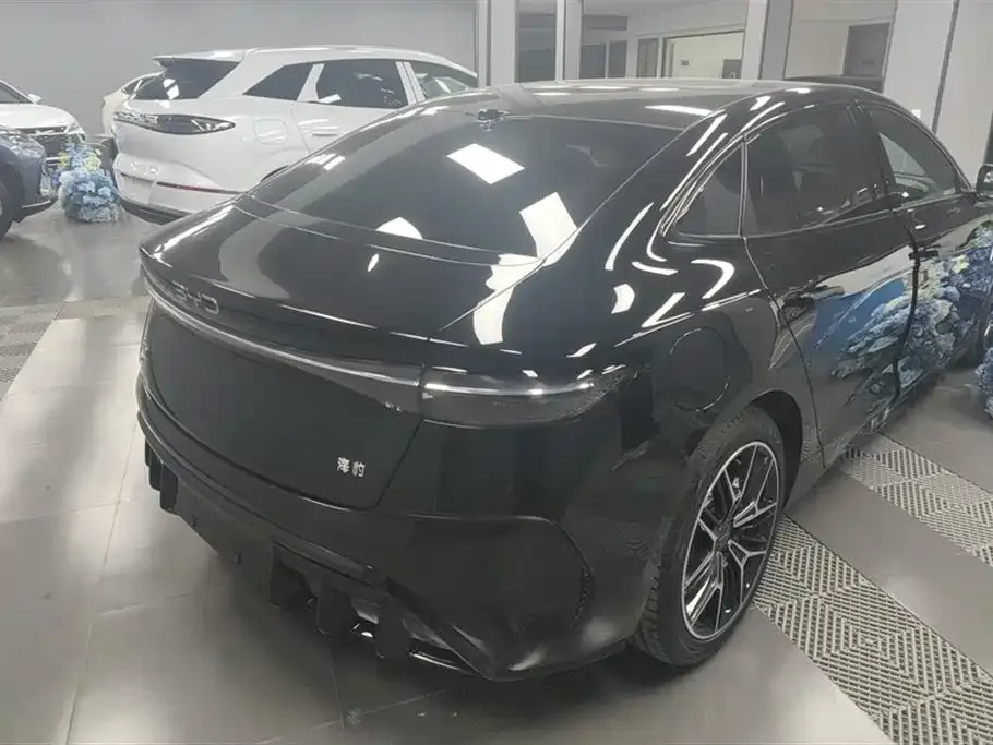 BYD Seal — фото 3