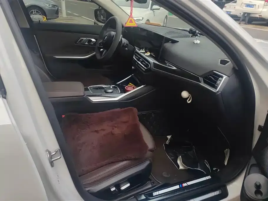 BMW 3 Series 2023 из CN, фото 8