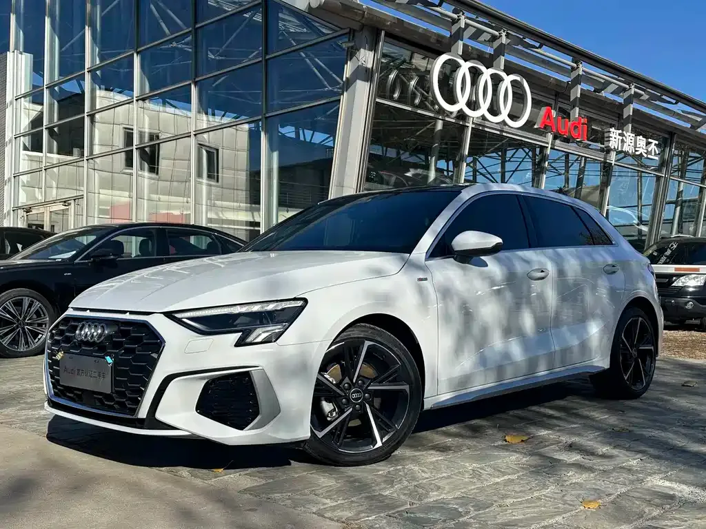 Audi A3 2024 из CN, фото 1