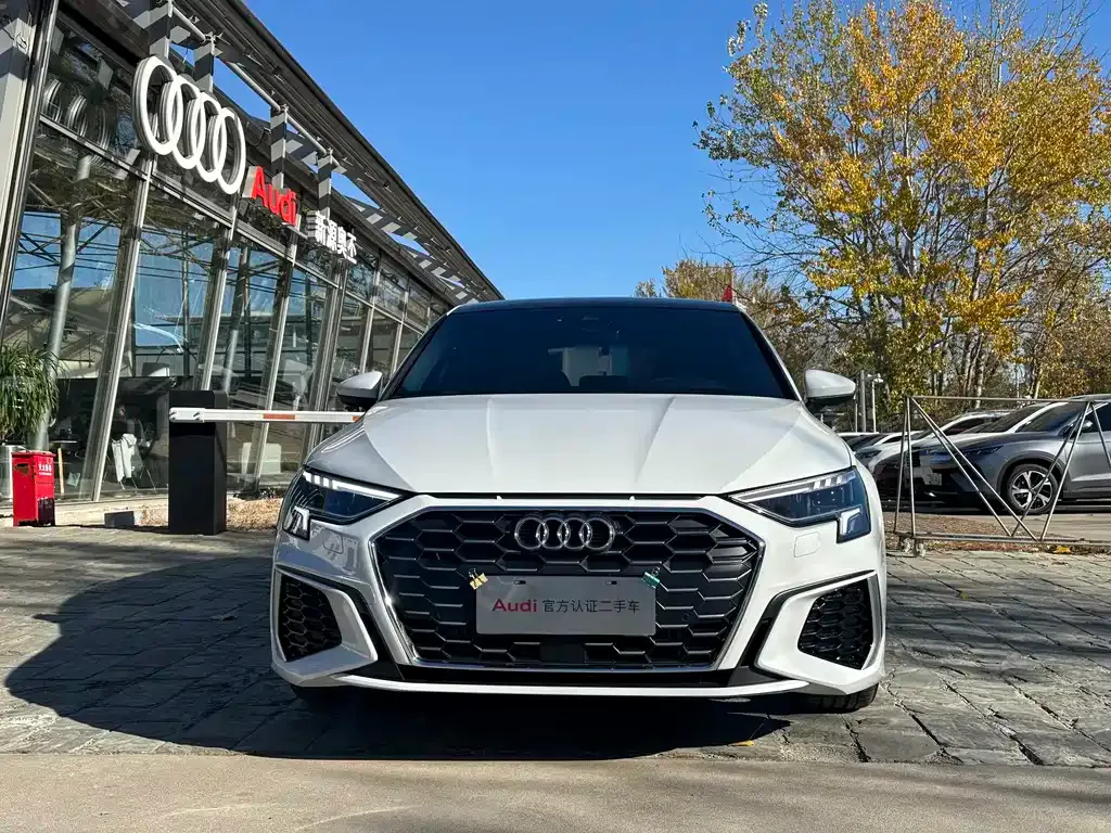 Audi A3 2024 из CN, фото 2