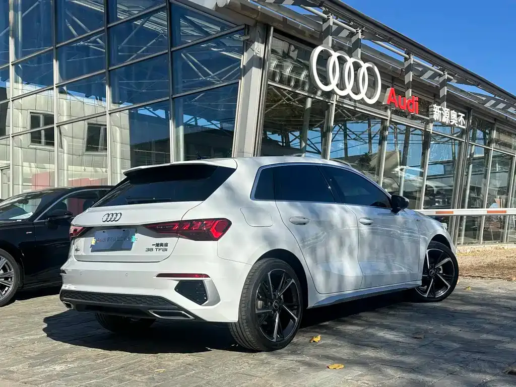 Audi A3 2024 из CN, фото 4