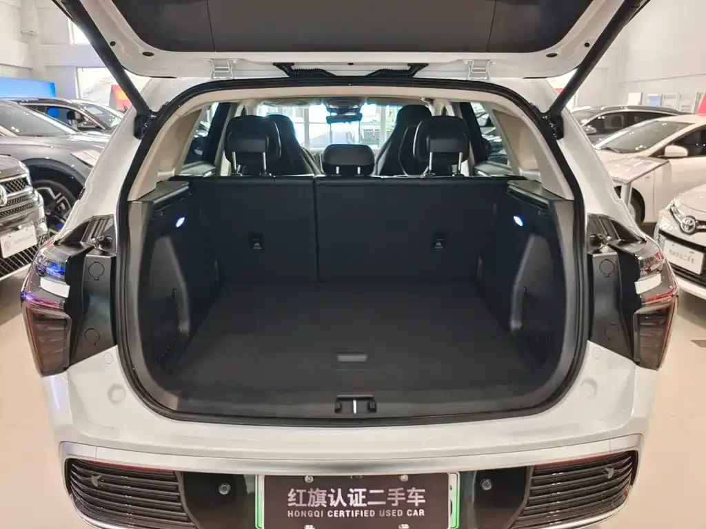 Hongqi HS3 PHEV — фото 10
