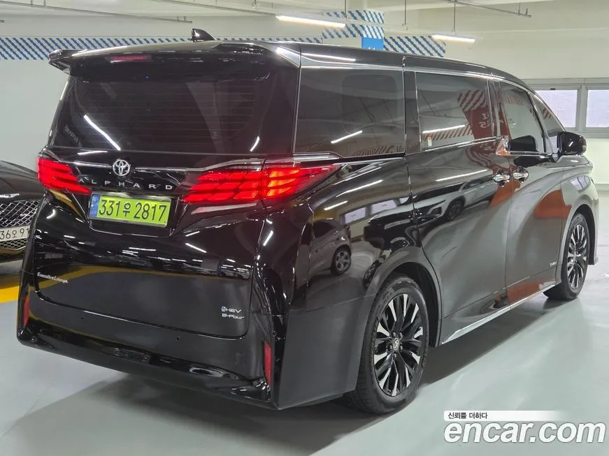 Toyota Alphard — фото 3