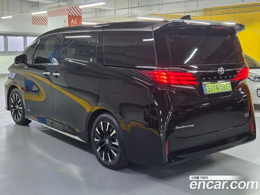 Toyota Alphard — фото 4