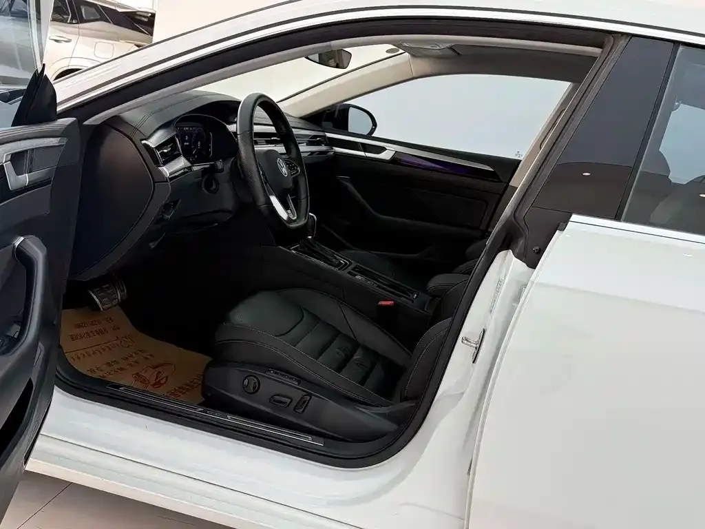 Volkswagen CC 2023 из CN, фото 4