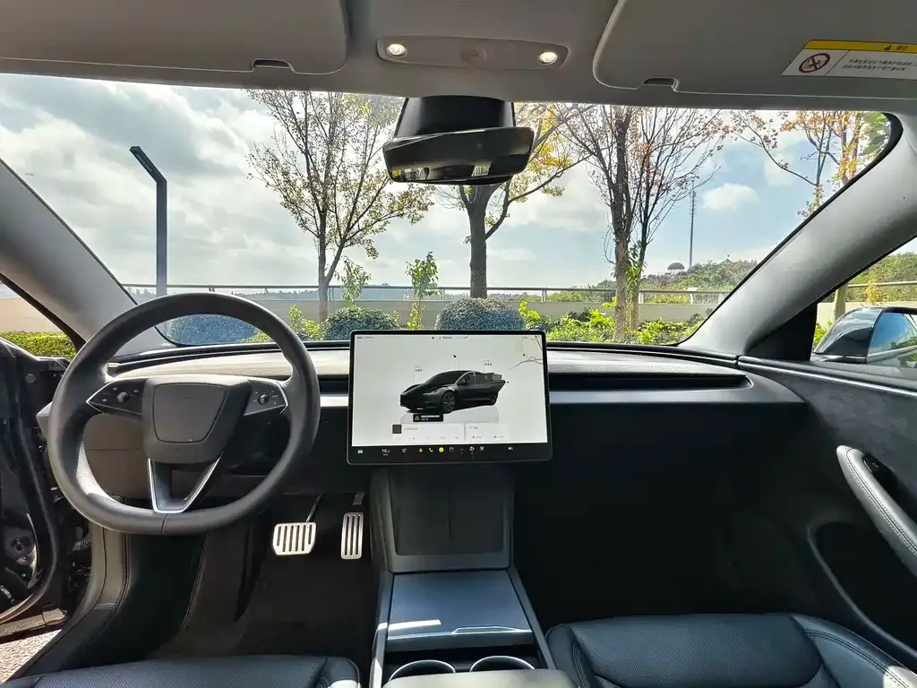 Tesla Model 3 — фото 8