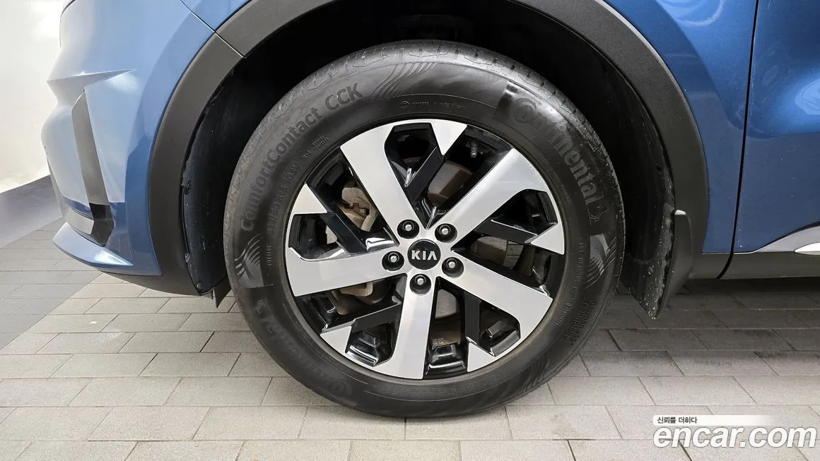 Kia Sorento — фото 5