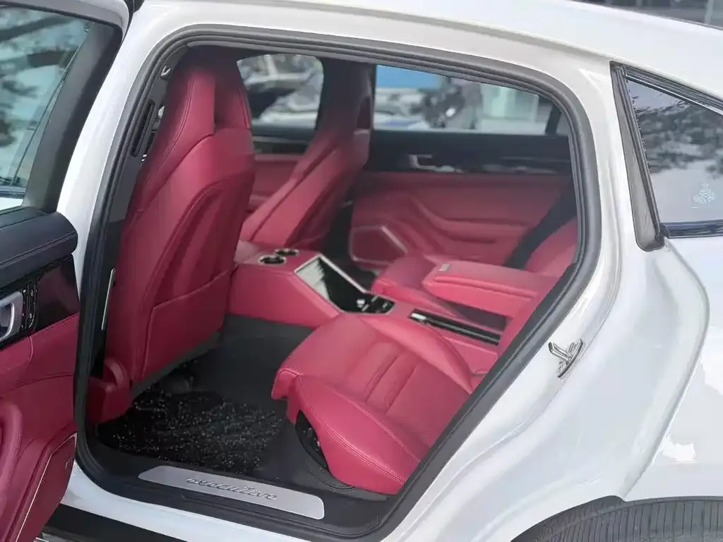 Porsche Panamera 2022 из CN, фото 6