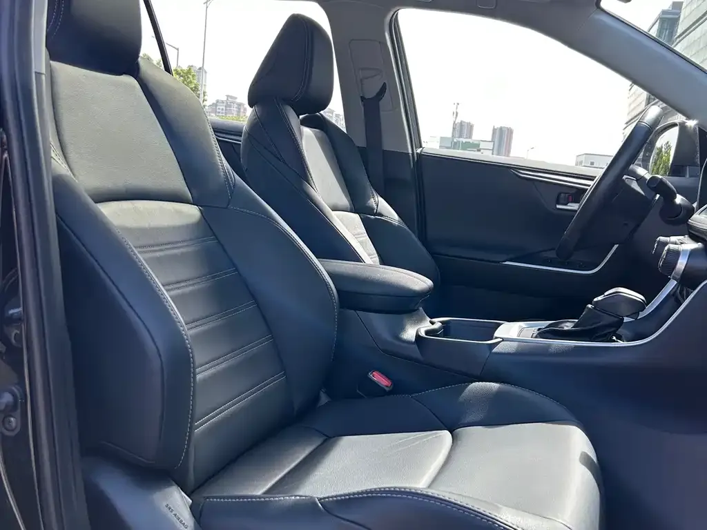 Toyota Wildlander 2023 из CN, фото 9