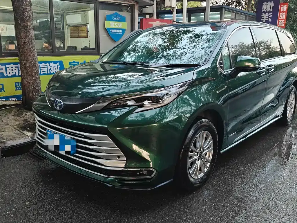 Toyota Sienna 2022 из CN, фото 1