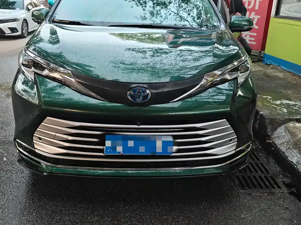 Toyota Sienna 2022 из CN, фото 3