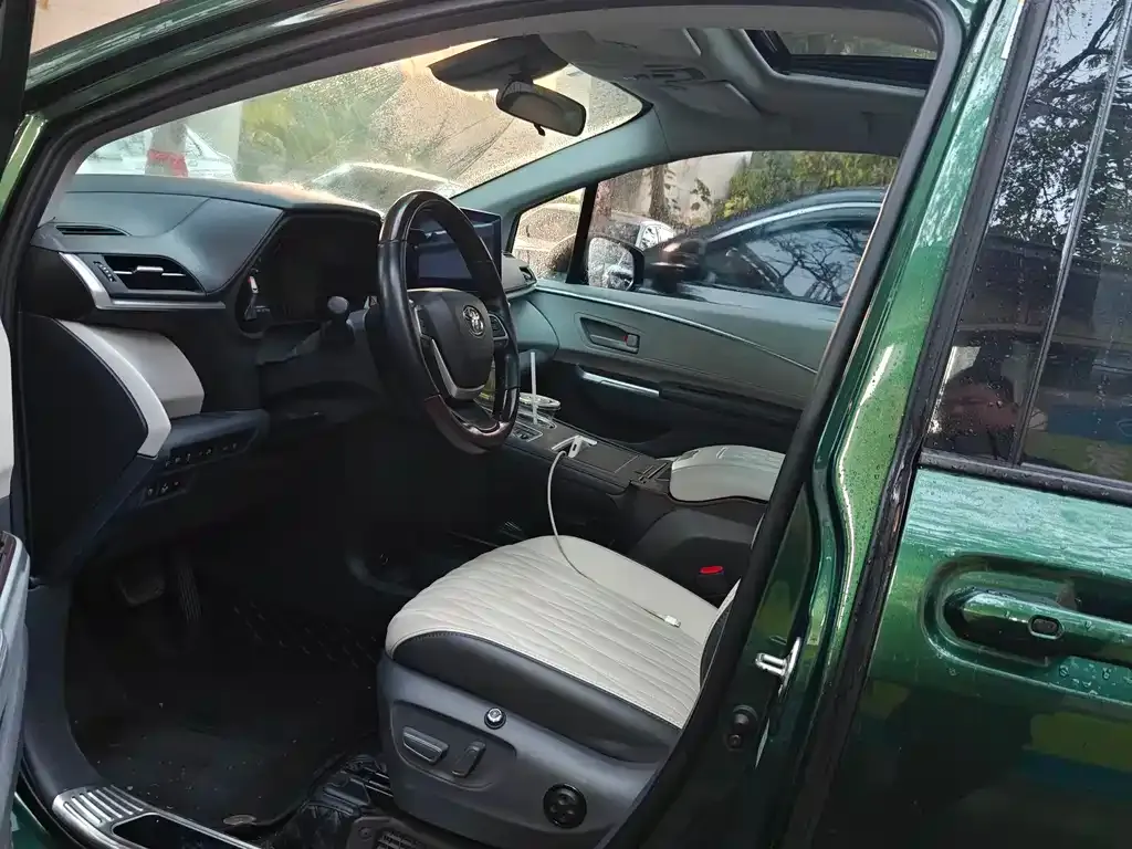 Toyota Sienna 2022 из CN, фото 9