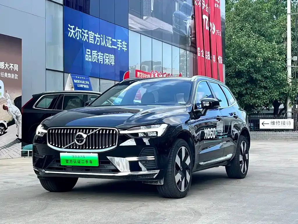 Volvo XC60 PHEV — фото 3