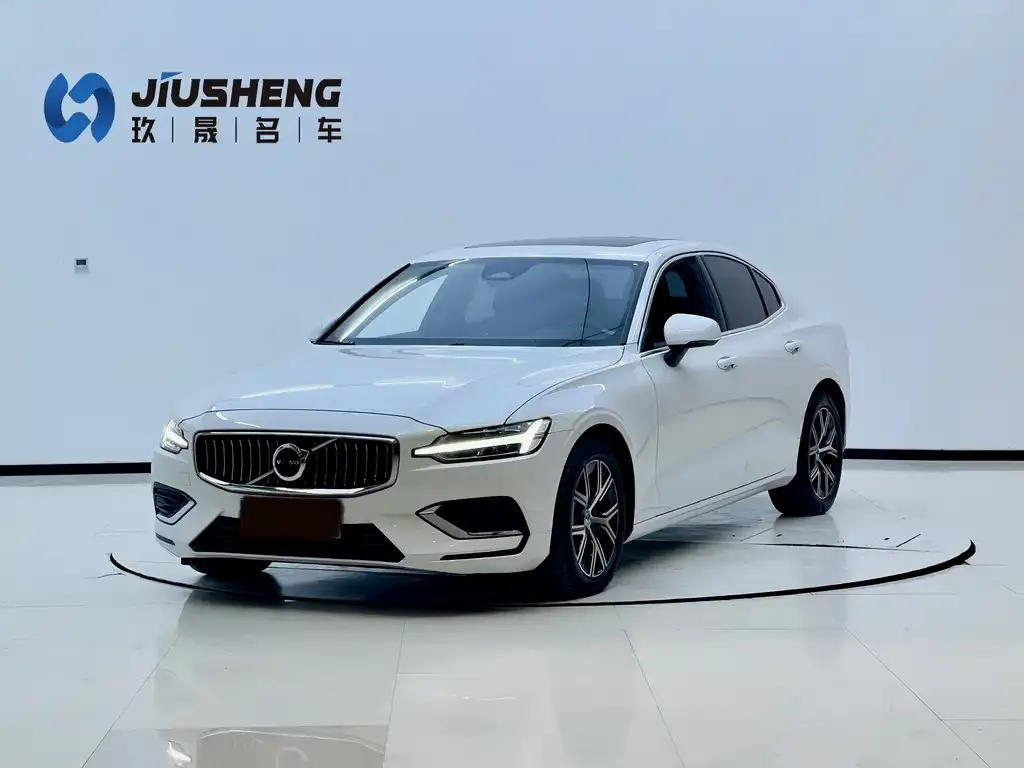 Volvo S60 2023 из CN, фото 1