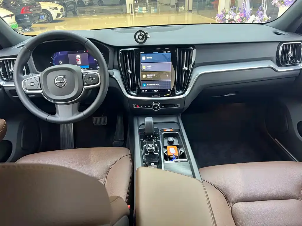 Volvo S60 2023 из CN, фото 5