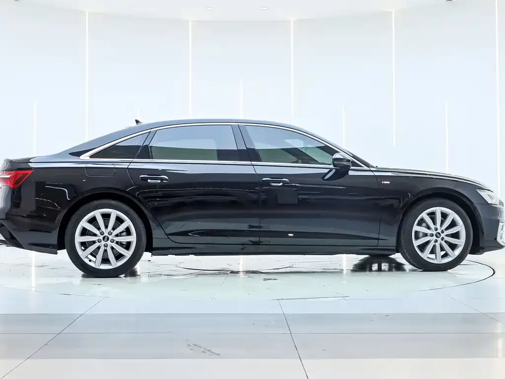 Audi A6L — фото 6