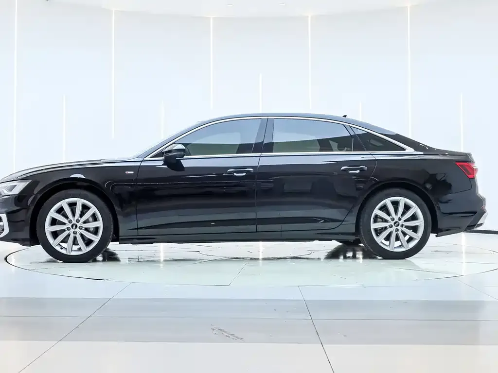 Audi A6L — фото 9