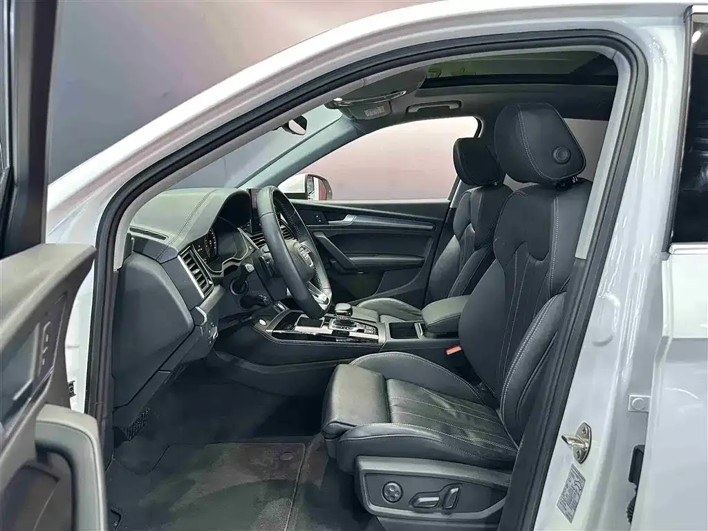 Audi Q5L 2021 из CN, фото 5