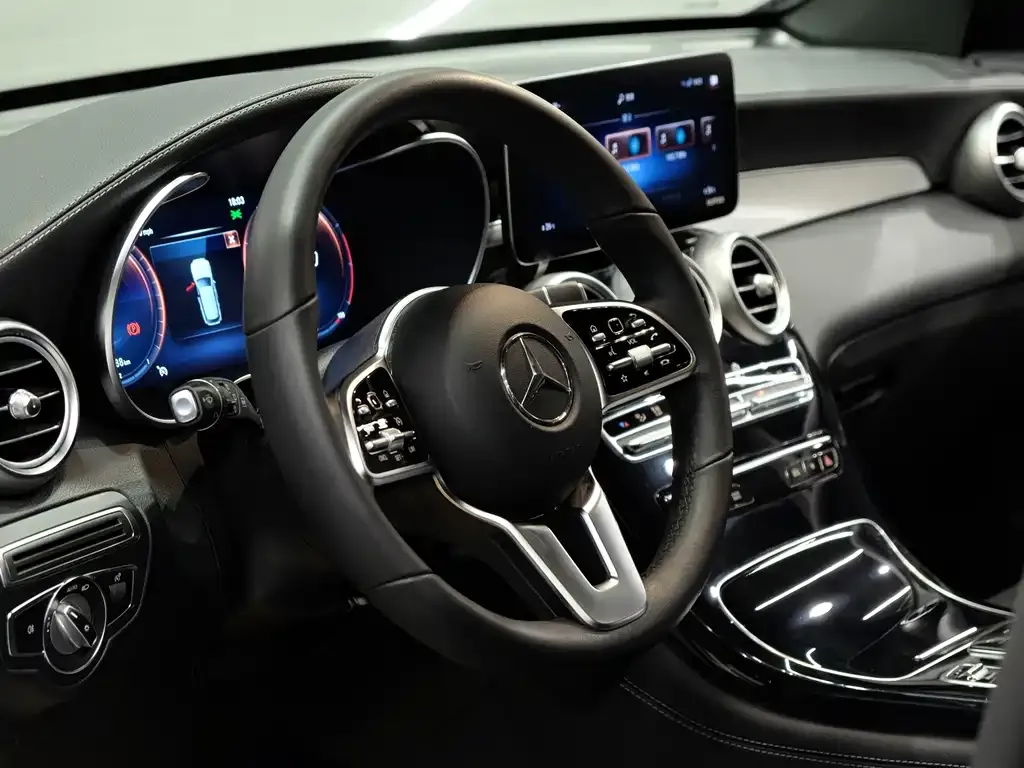 Mercedes-Benz GLC — фото 8