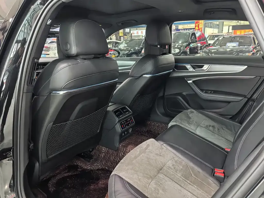 Audi A6L 2023 из CN, фото 6