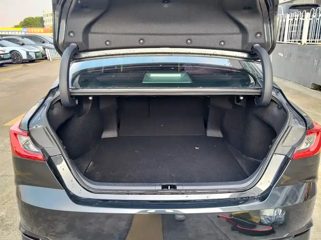 Toyota Camry 2025 из CN, фото 9