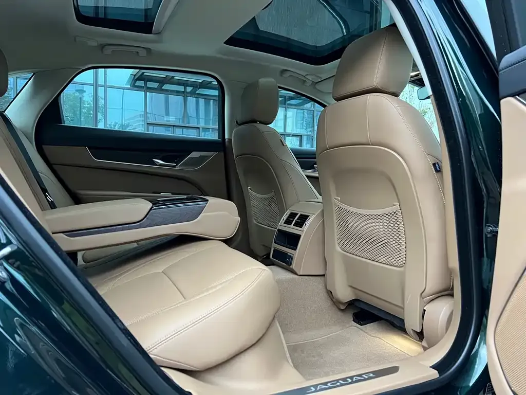 Jaguar XFL 2025 из CN, фото 8