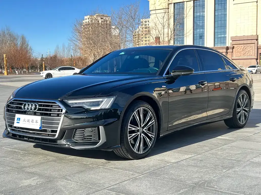 Audi A6L — фото 1