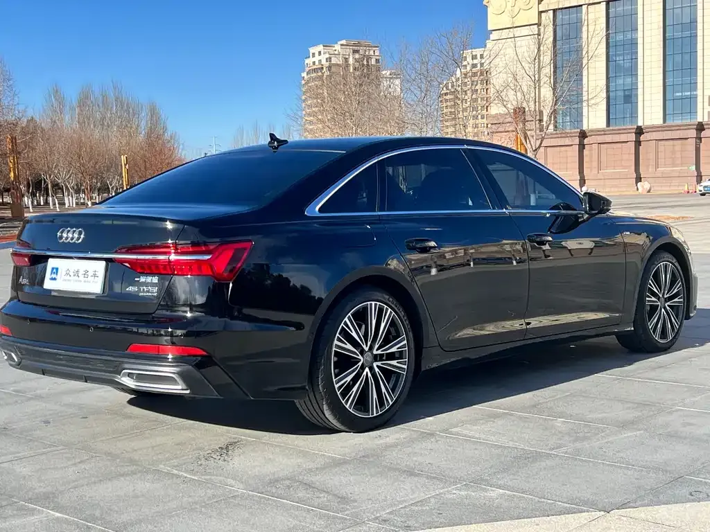 Audi A6L — фото 7