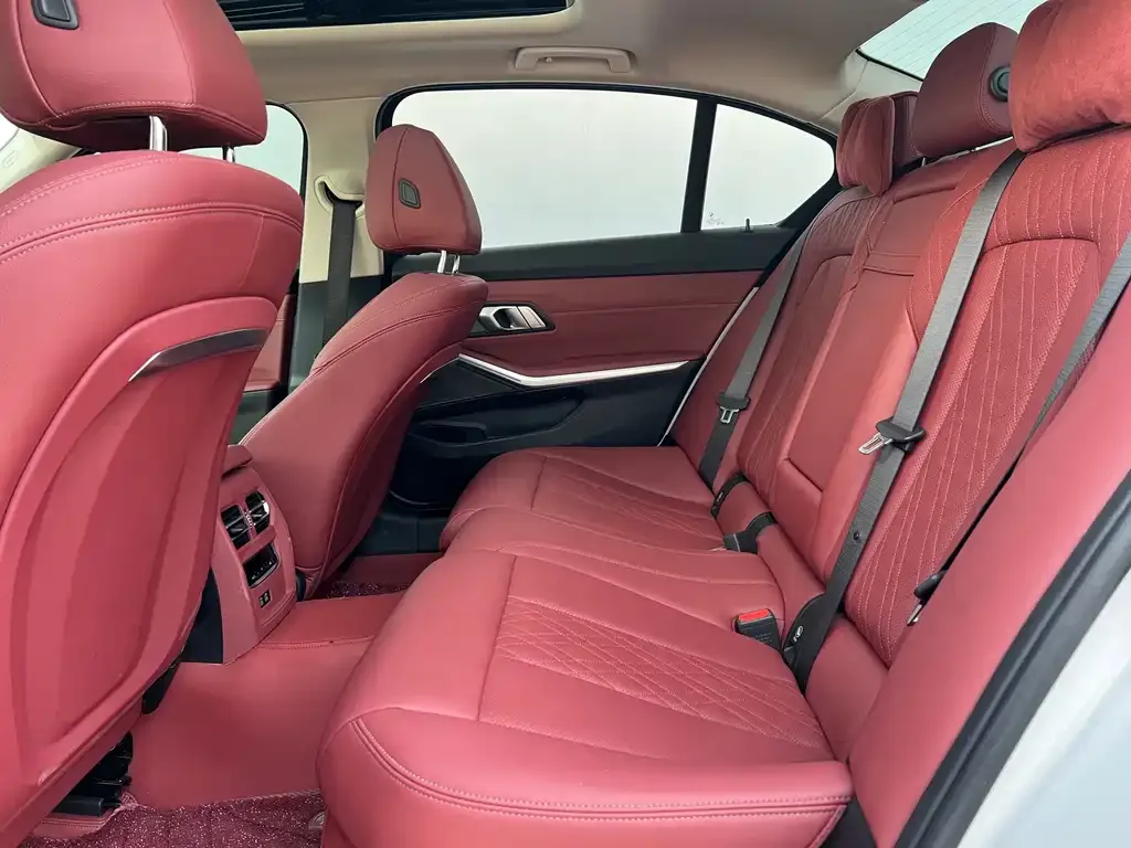 BMW 3 Series 2024 из CN, фото 7