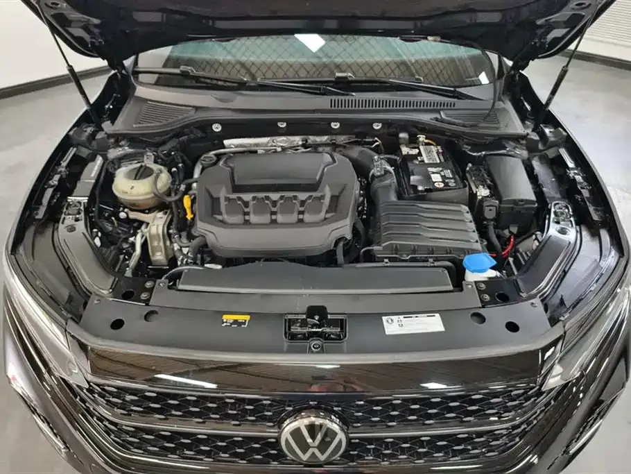Volkswagen Passat 2023 из CN, фото 10