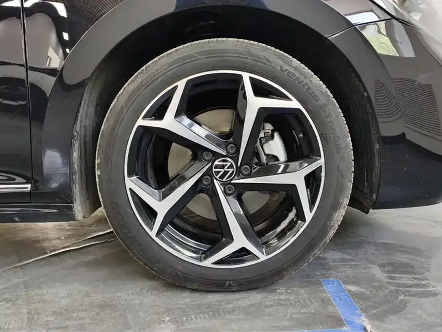 Volkswagen Passat 2023 из CN, фото 6