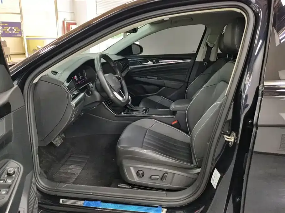 Volkswagen Passat 2023 из CN, фото 9