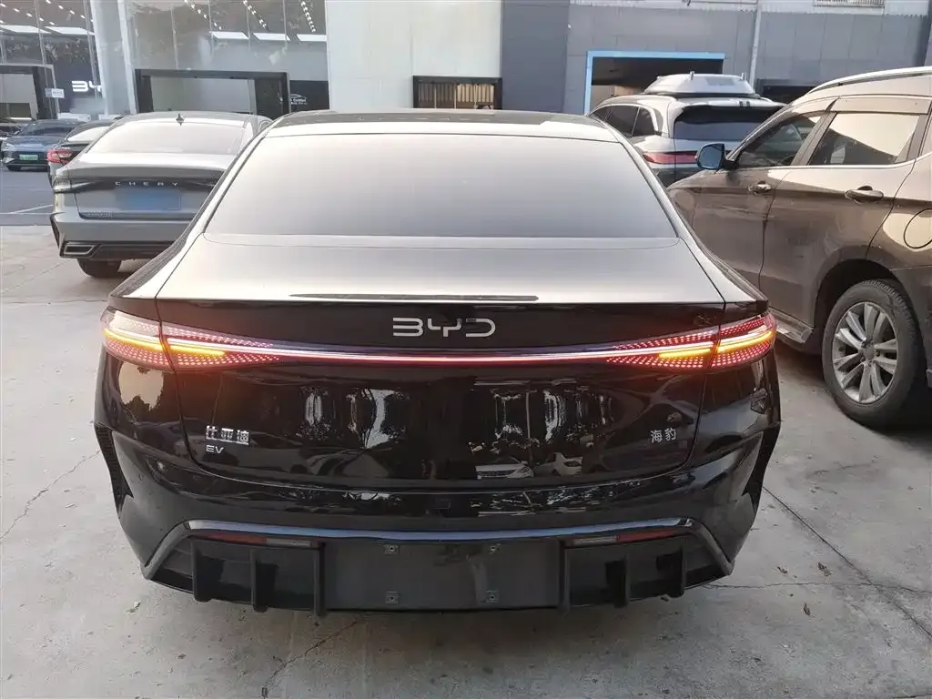 BYD Seal — фото 6