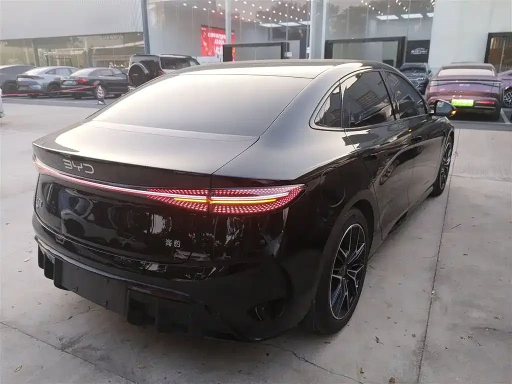 BYD Seal — фото 7