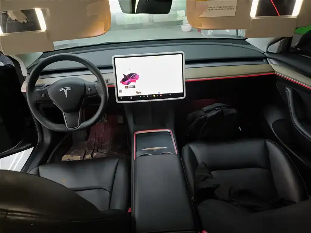 Tesla Model 3 — фото 10