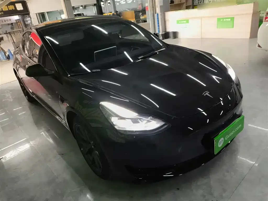 Tesla Model 3 — фото 4
