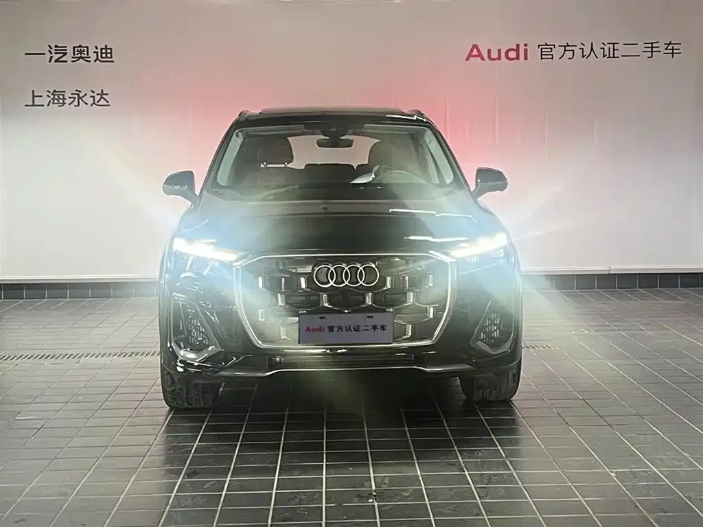 Audi Q7 2025 из CN, фото 2