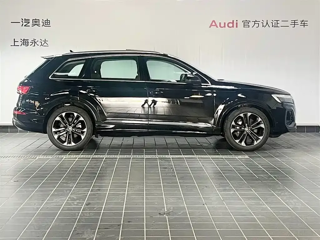 Audi Q7 2025 из CN, фото 3