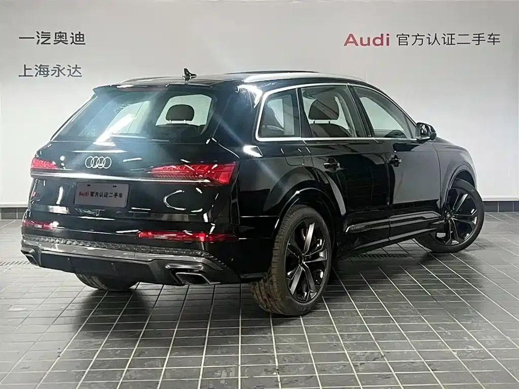 Audi Q7 2025 из CN, фото 4
