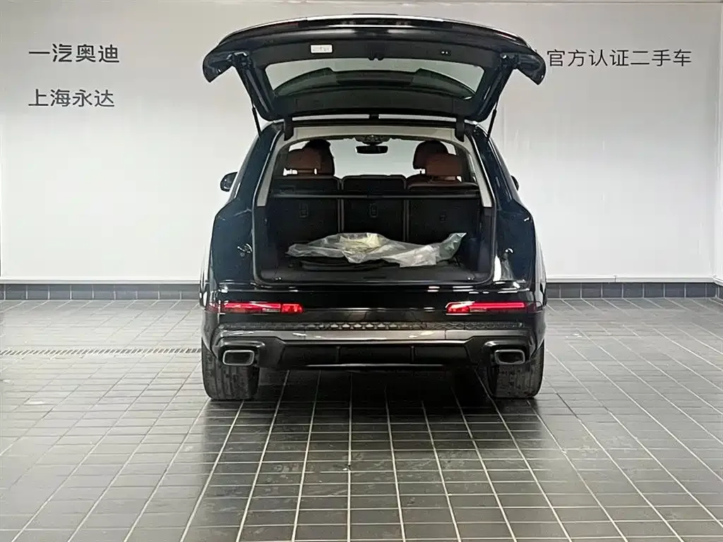 Audi Q7 2025 из CN, фото 7
