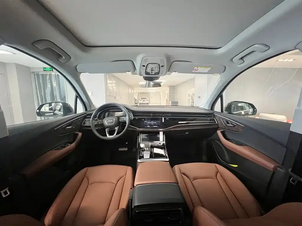 Audi Q7 2025 из CN, фото 9