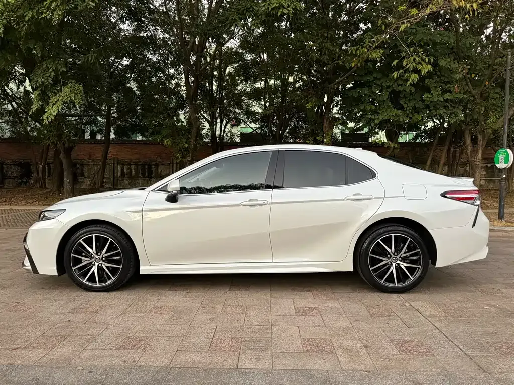 Toyota Camry 2022 из CN, фото 4