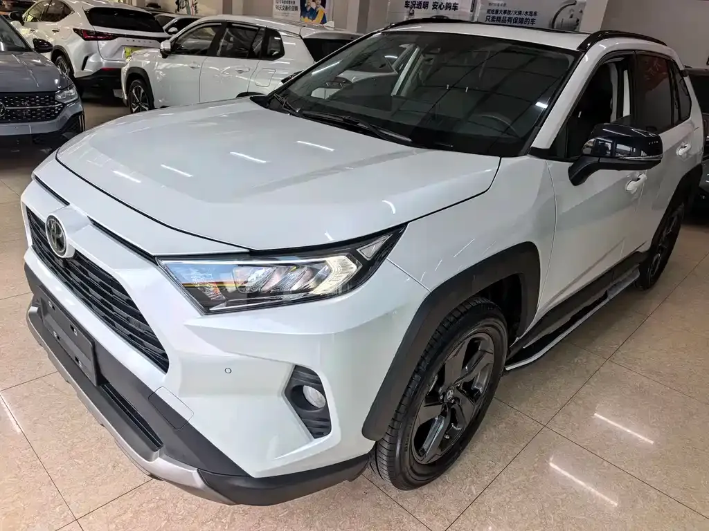 Toyota RAV4 2022 из CN, фото 1