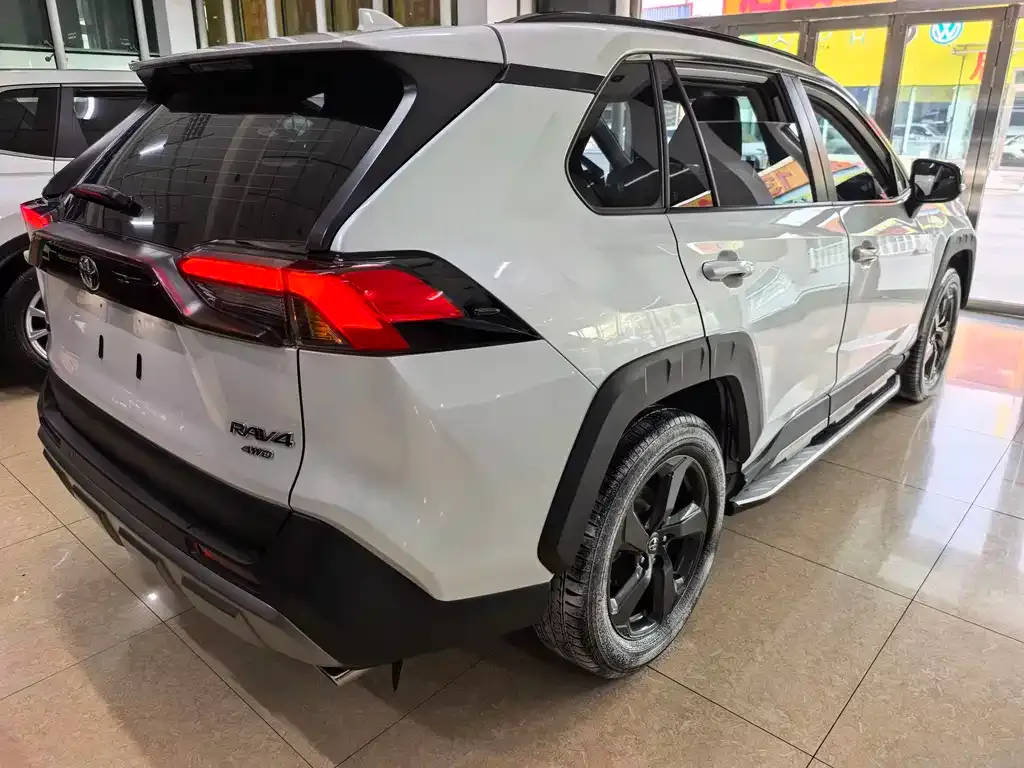 Toyota RAV4 2022 из CN, фото 5